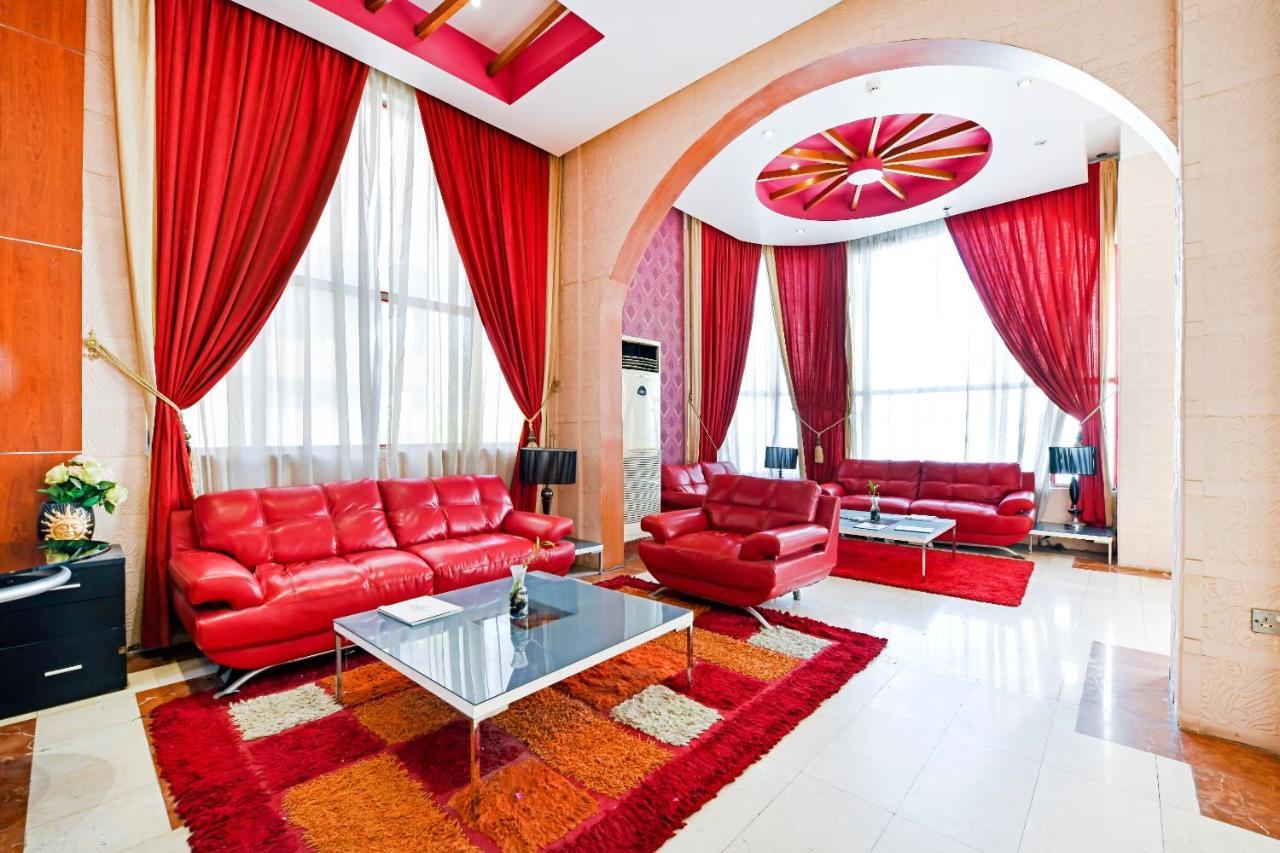 โรงแรมโอโย 118 เรวิรา มานามา ภายนอก รูปภาพ